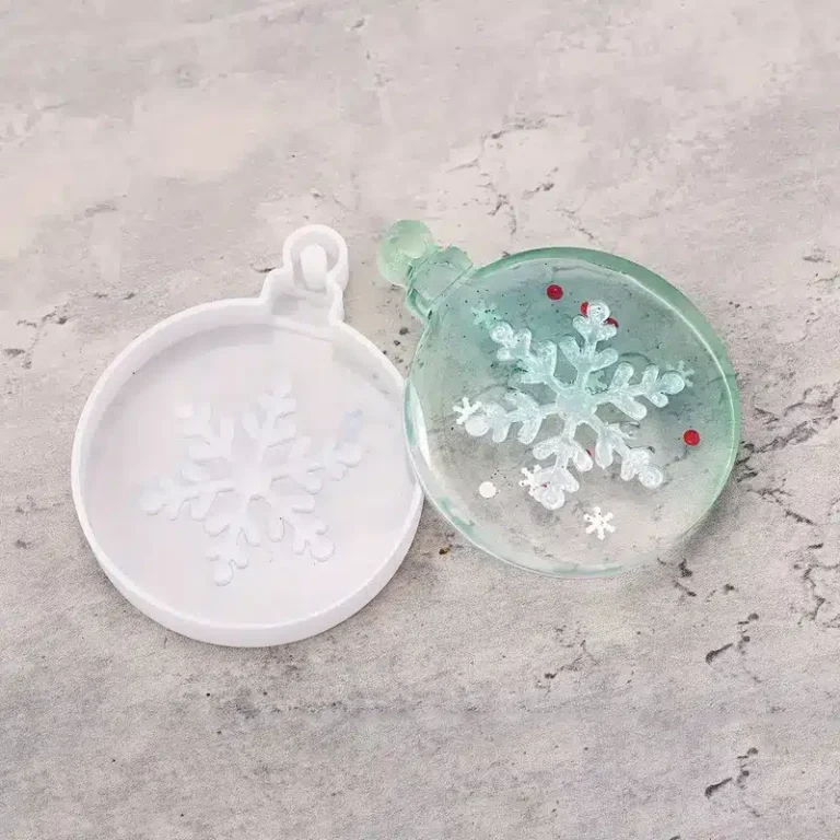 Runde Form mit Schneeflocke für selbstgemachte Weihnachtsdekorationen