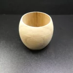 Serviettenring aus Holz, Maße 5 x 4 cm.